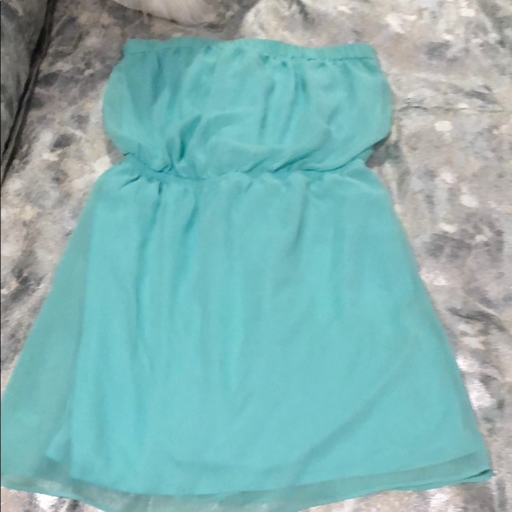 Strapless Express dress with cinch waist